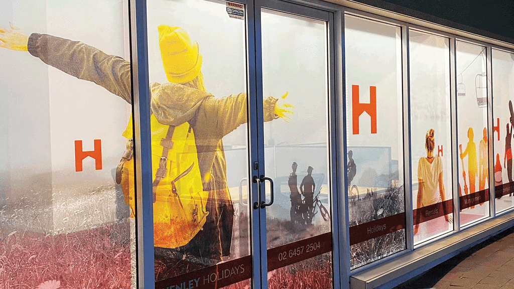 panoRama TwoWay Vision window film at night